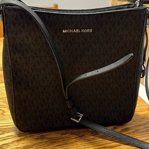 Michael kors crossbody bag